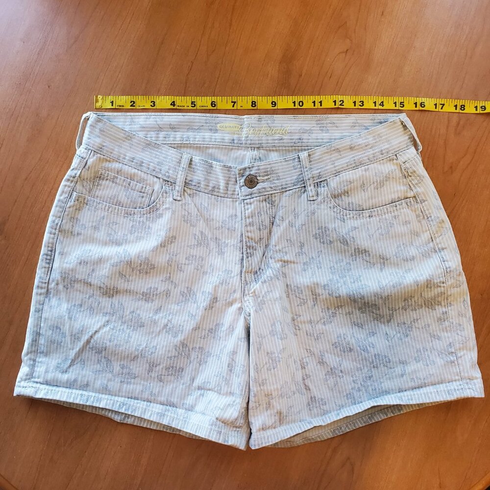 Old Navy Boyfriend Denim Railroad Stripe Shorts Floral Print 3 ½” Inseam - (8) - Picture 8 of 12